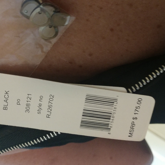 Romero and Juliet Couture Top - Picture 7 of 7